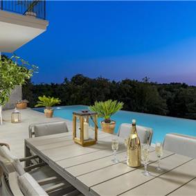 Luxury 4-Bedroom Villa with generous sized Infinity Pool near Buje, Istria. Sleeps 8